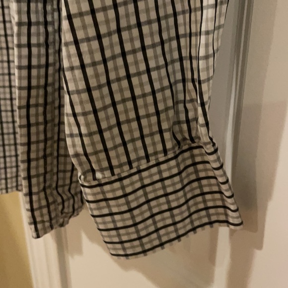 Men’s Izod button down long sleeve dress shirt - Picture 4 of 7